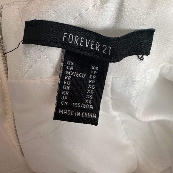 White Quilted Mini Skirt | XSmall | Forever 21 - Picture 5 of 9